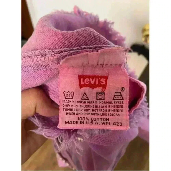 Levi’s riley pink studded cutout denim shorts Barbie core medium - Picture 5 of 5